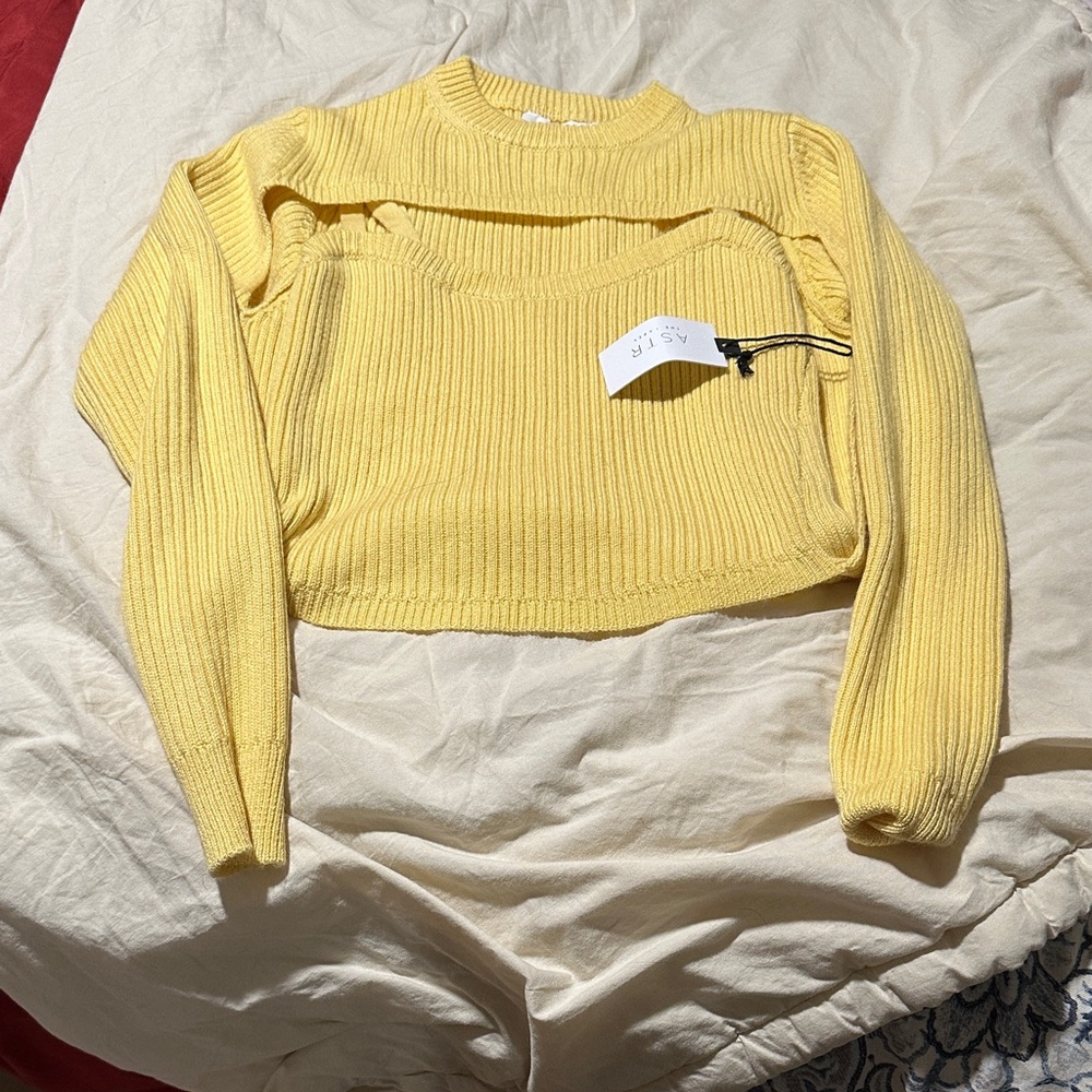 Astr Women's Crew Neck Sweater in Bright Yellow